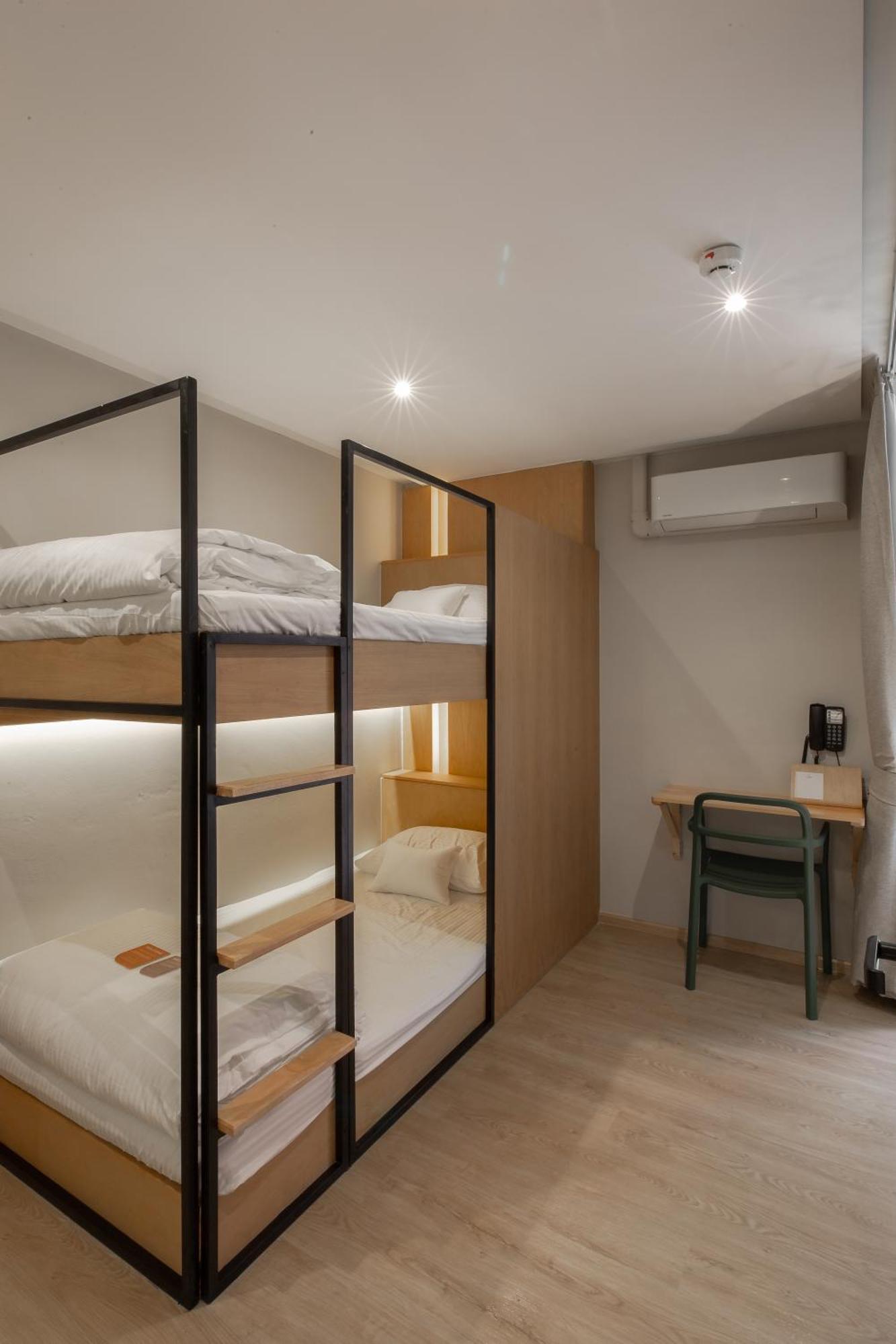 Double B Hostel Bangkok Buitenkant foto